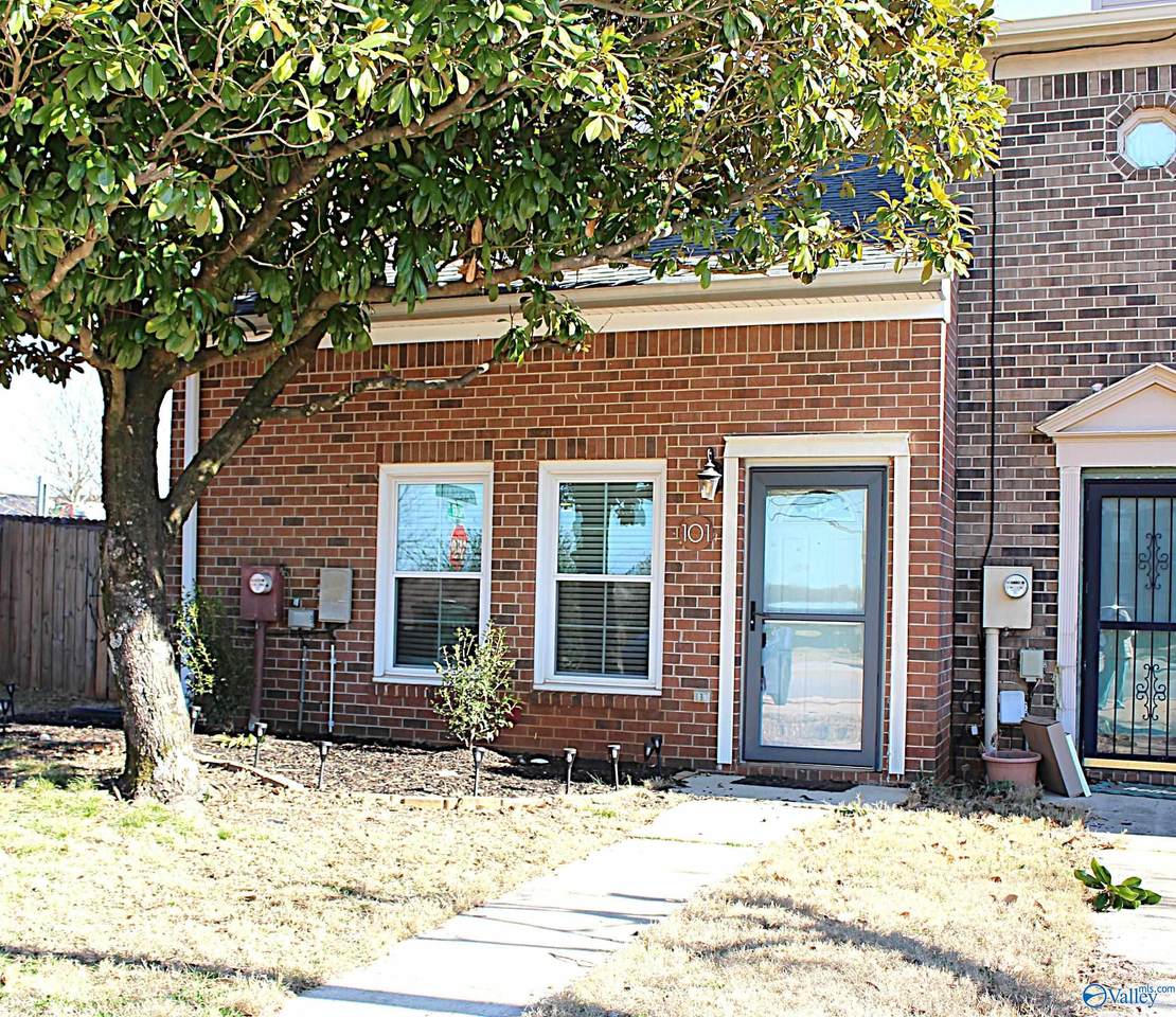 101 Cresent Circle - Photo 1