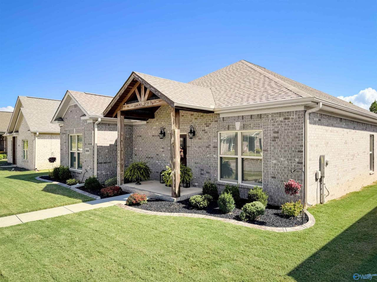 1008 Ashenbury Park - Photo 1