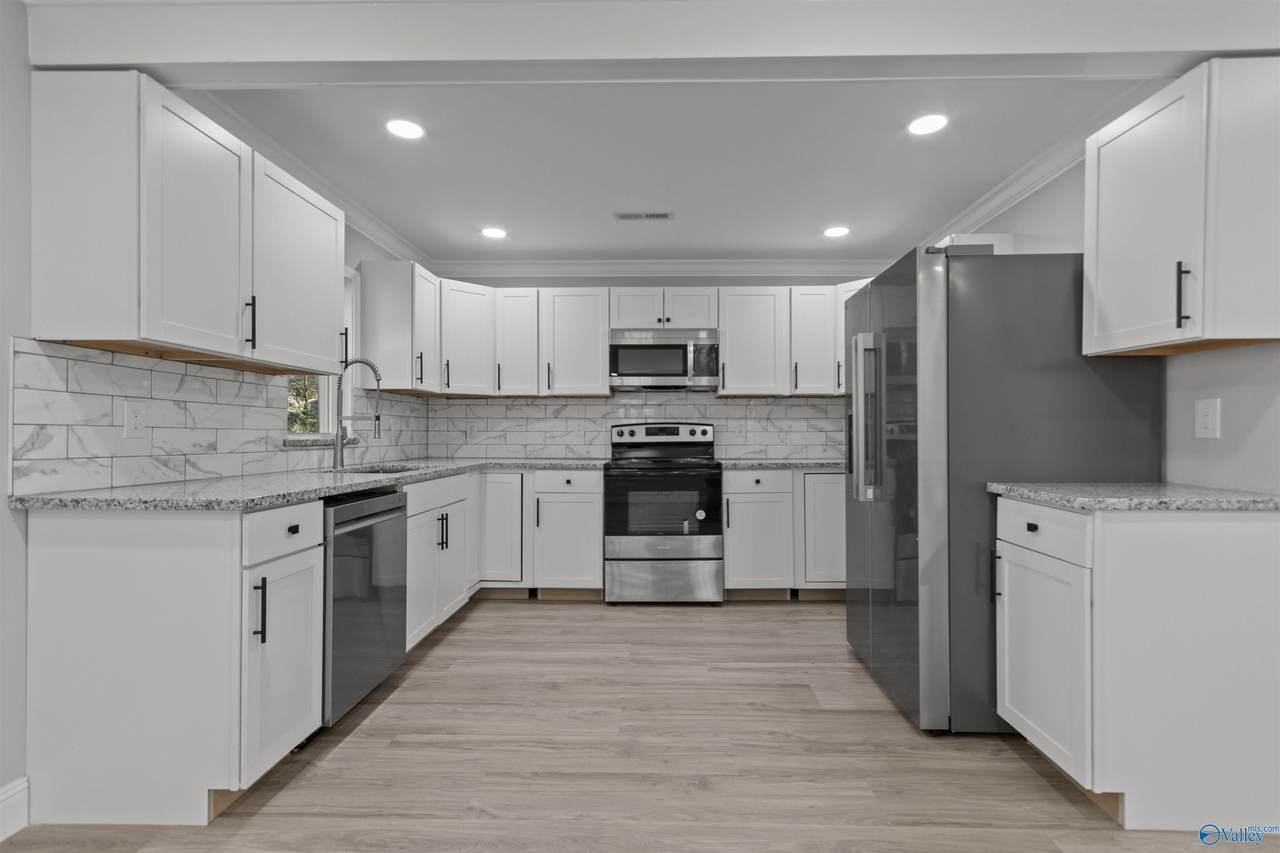 606 7th Avenue - Photo 1