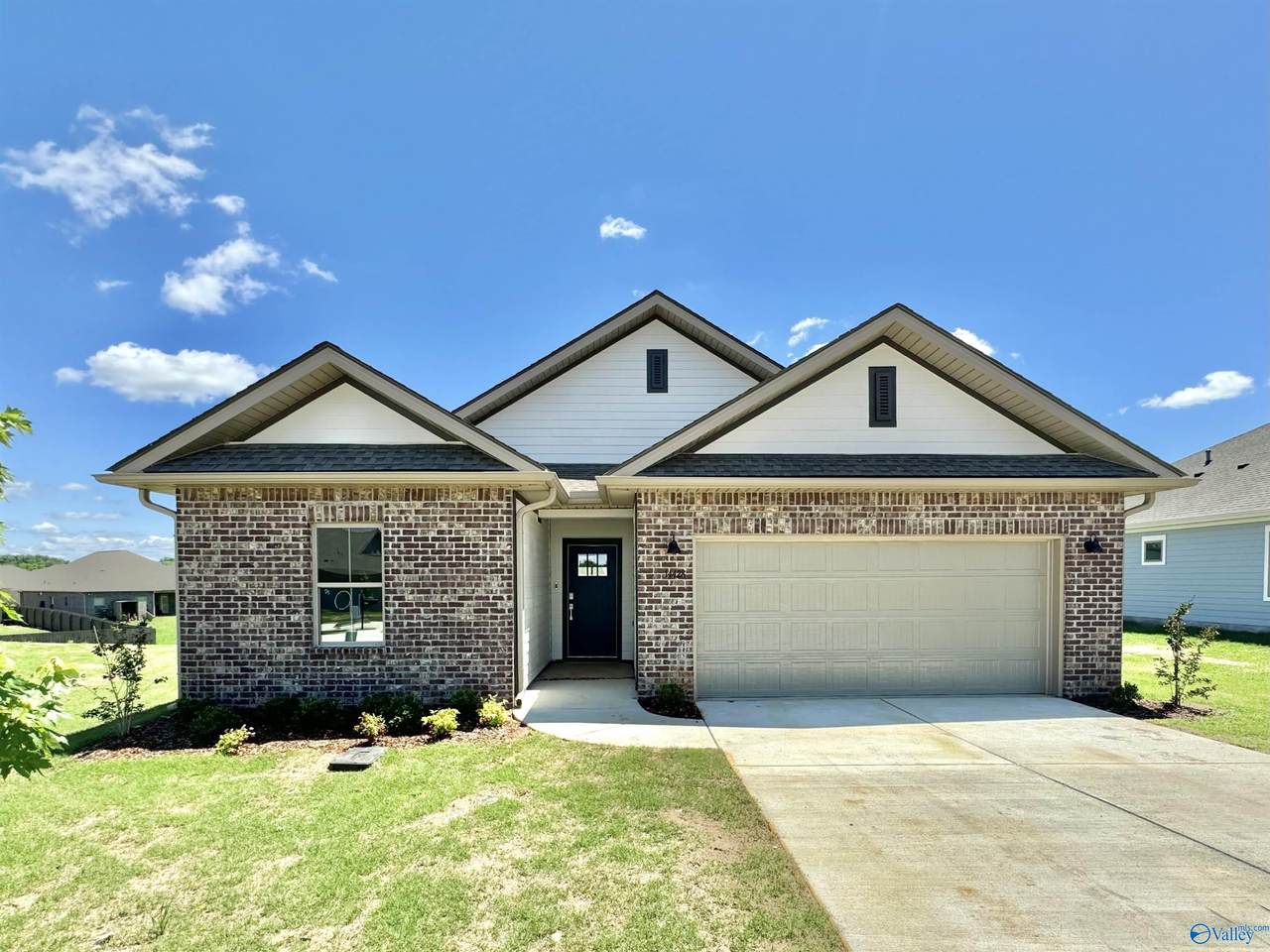 202 Stockyard Circle - Photo 1