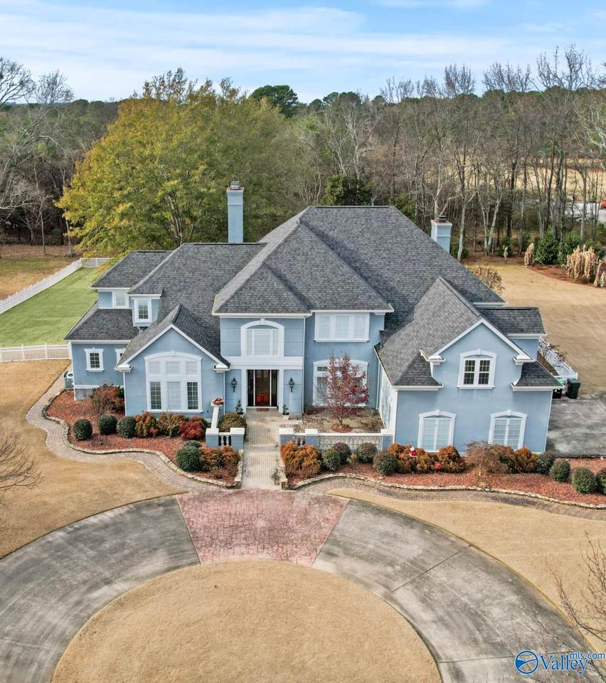 2600 Applewood Circle - Photo 1