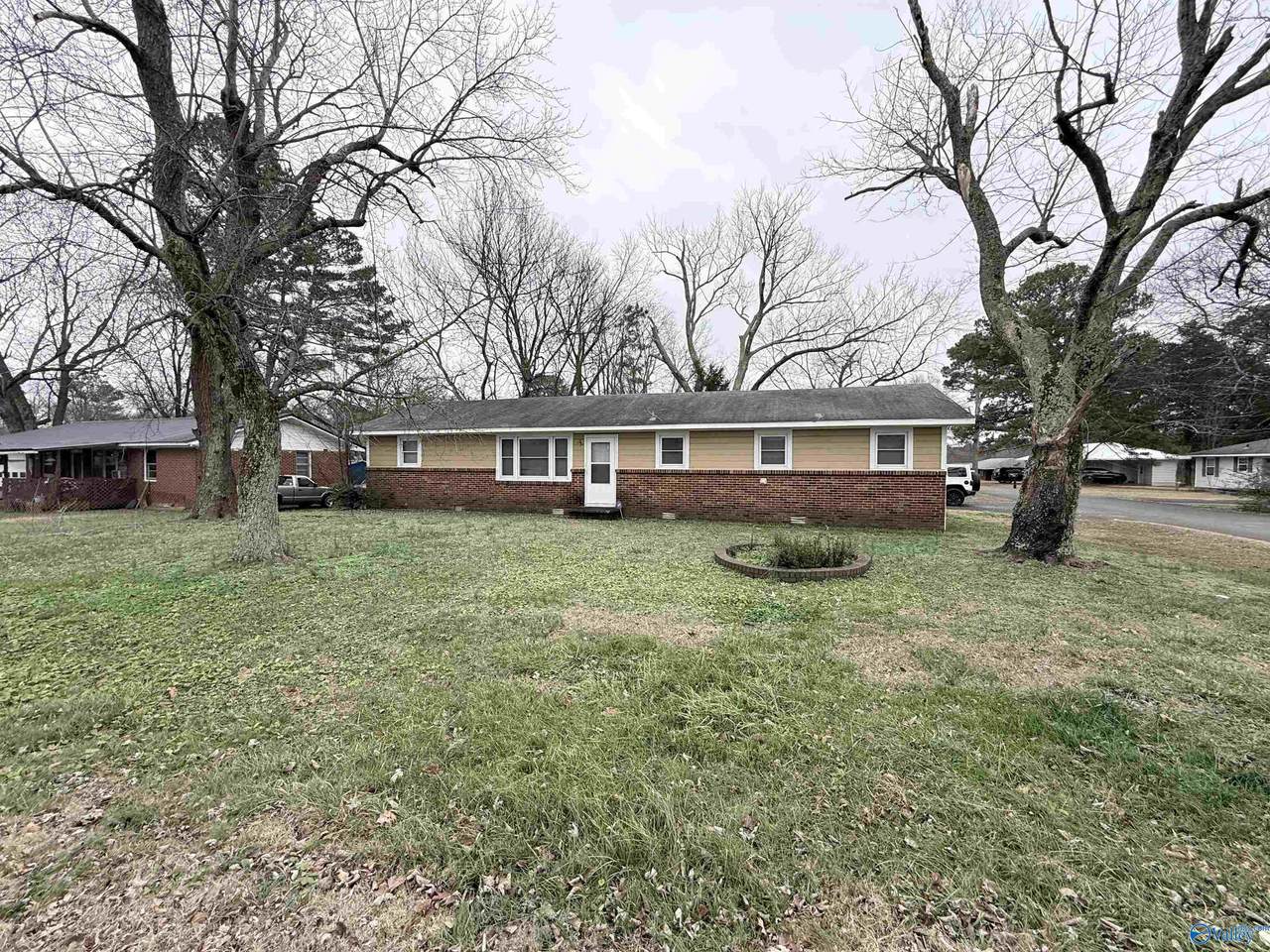 205 Debeth Plaza - Photo 1