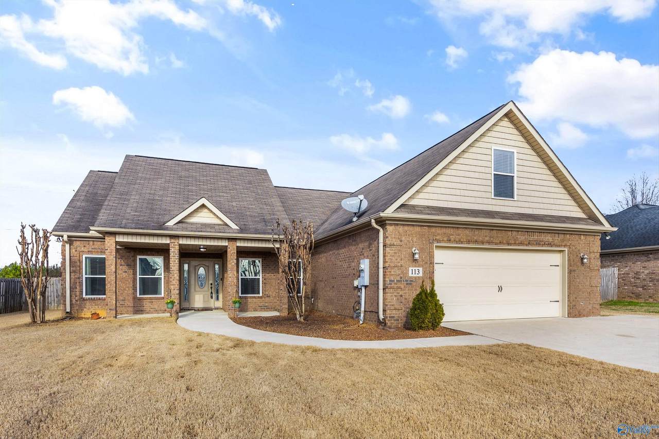 113 Embassy Circle - Photo 1