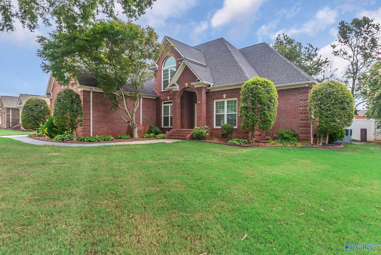 223 Wainscott Drive - Photo 1