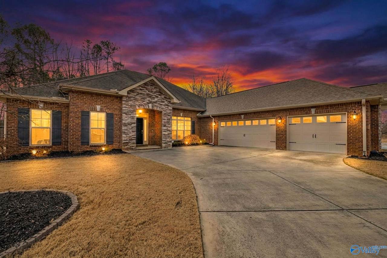 137 Chesnut Heath Court - Photo 1