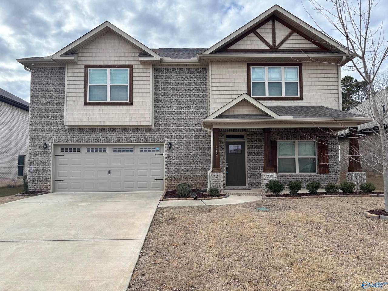 212 Oracle Circle - Photo 1