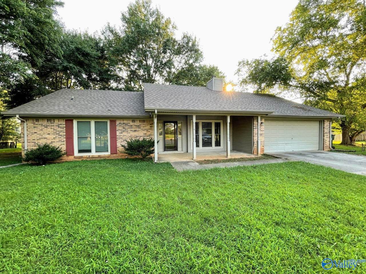 104 Shaverlee Court - Photo 1