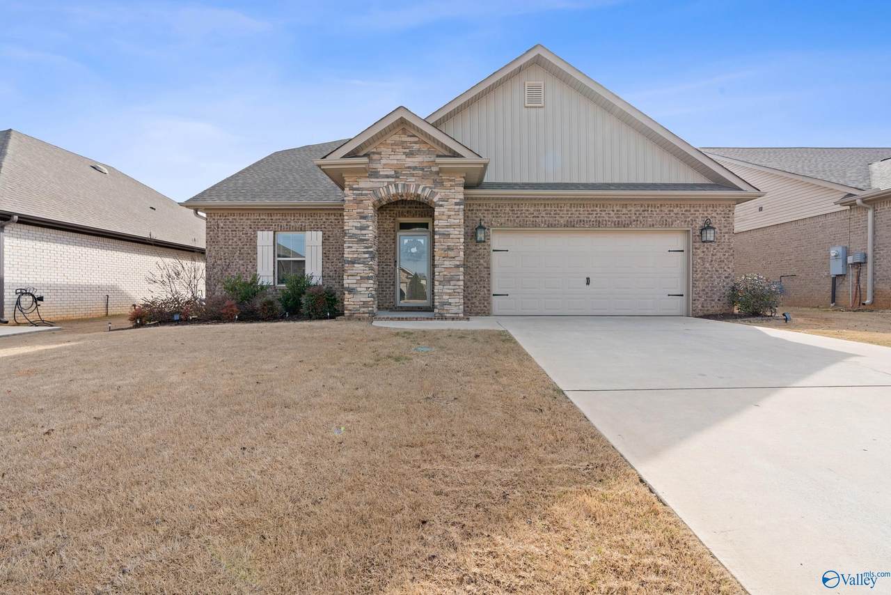 128 Saddle Street - Photo 1