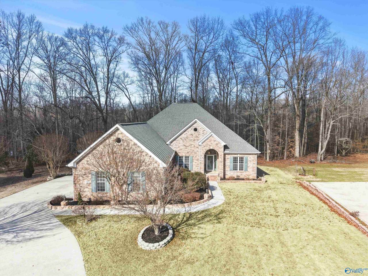 308 Walden Glen Court - Photo 1