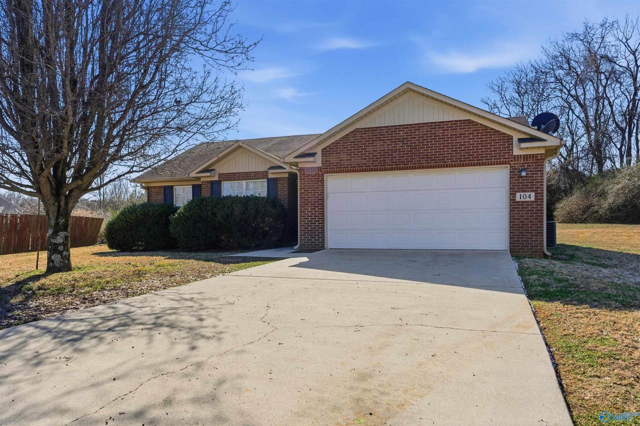 104 Bataleur Court - Photo 1