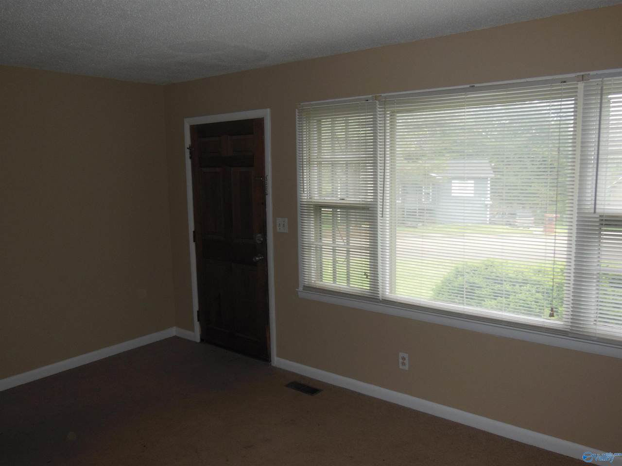 https://bt-photos.global.ssl.fastly.net/nalmls/1280_boomver_1_21909225-2.jpg