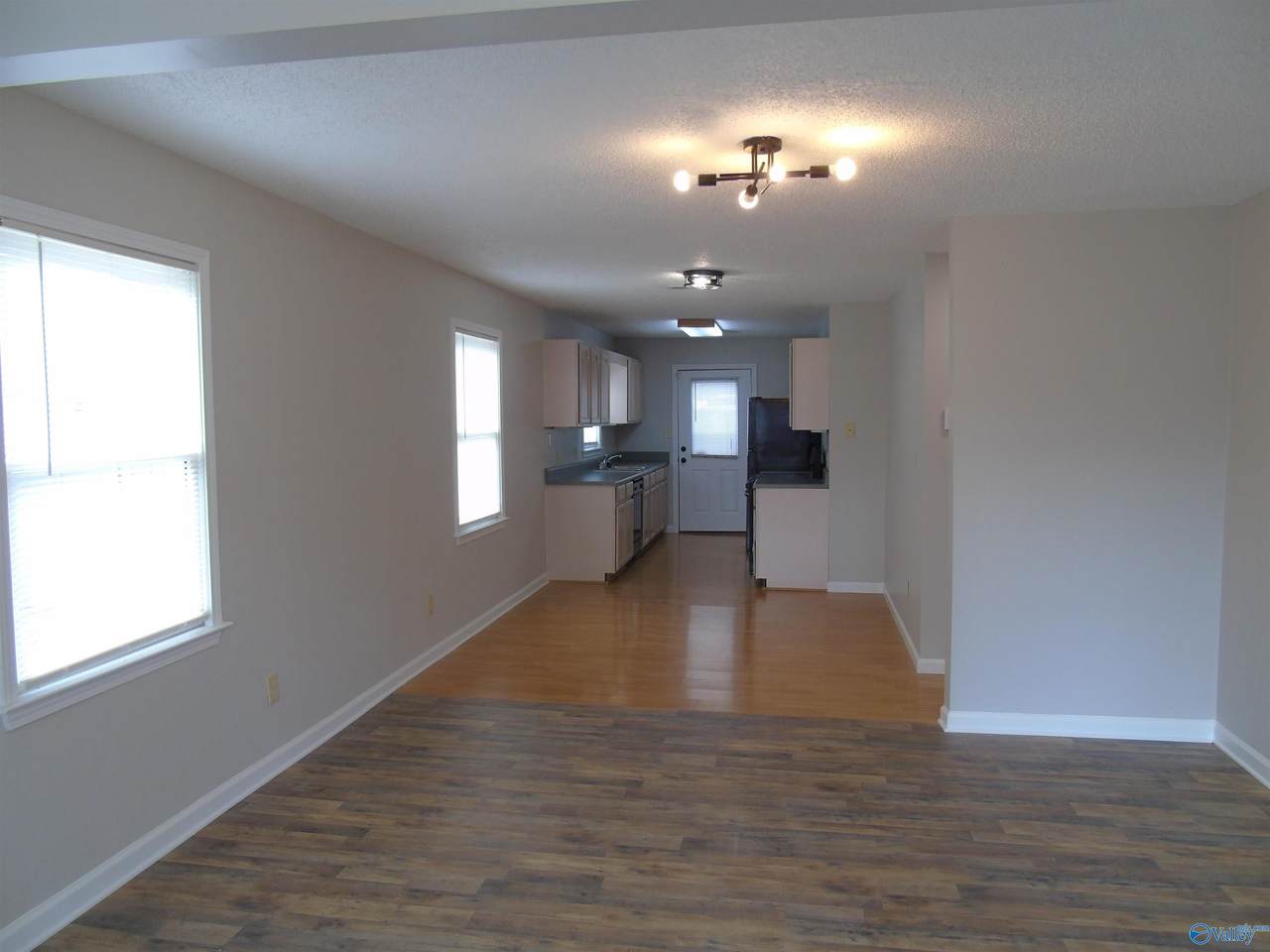 https://bt-photos.global.ssl.fastly.net/nalmls/1280_boomver_1_21910217-2.jpg