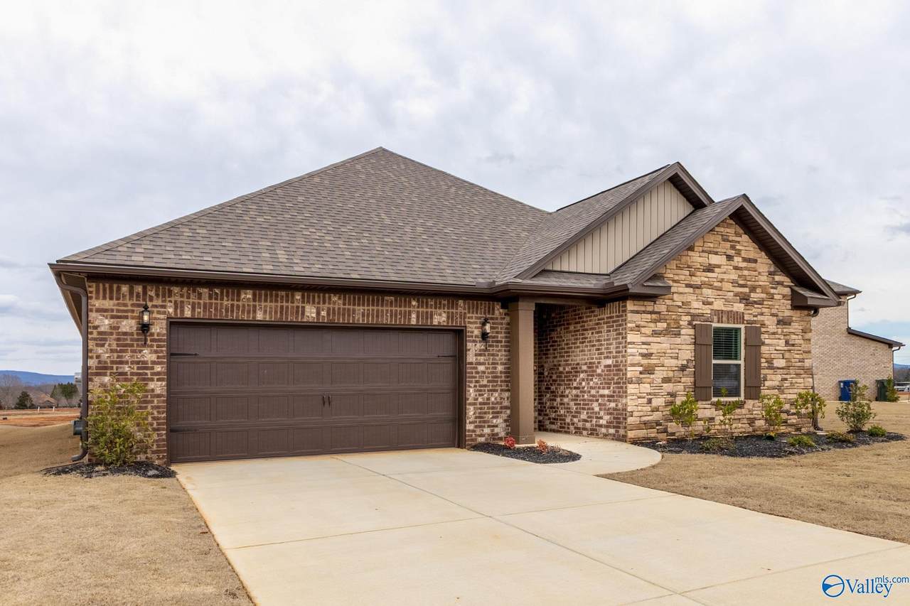 111 Ranna Drive - Photo 1