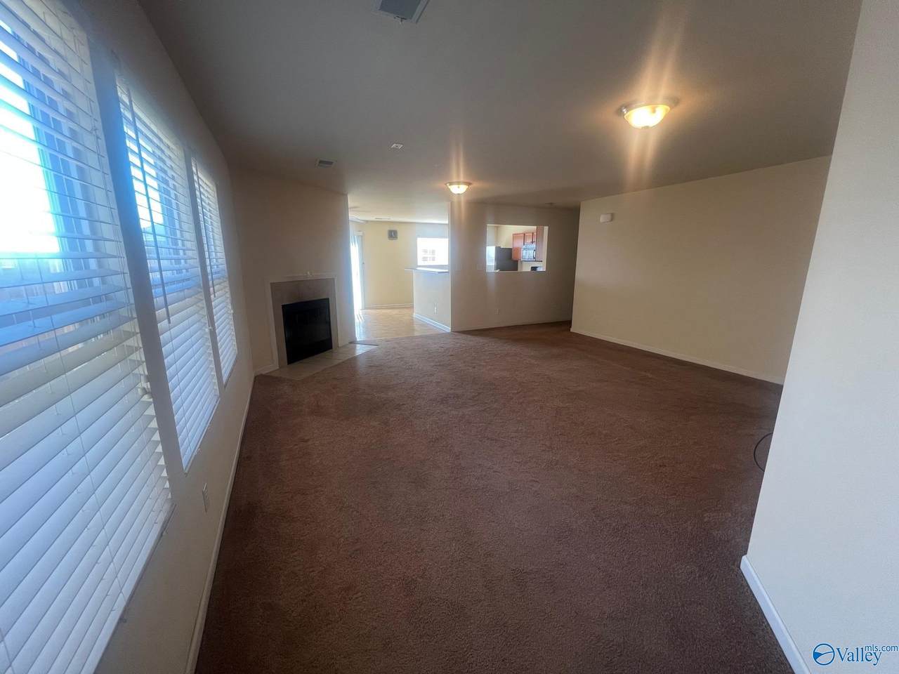 https://bt-photos.global.ssl.fastly.net/nalmls/1280_boomver_1_21910919-2.jpg