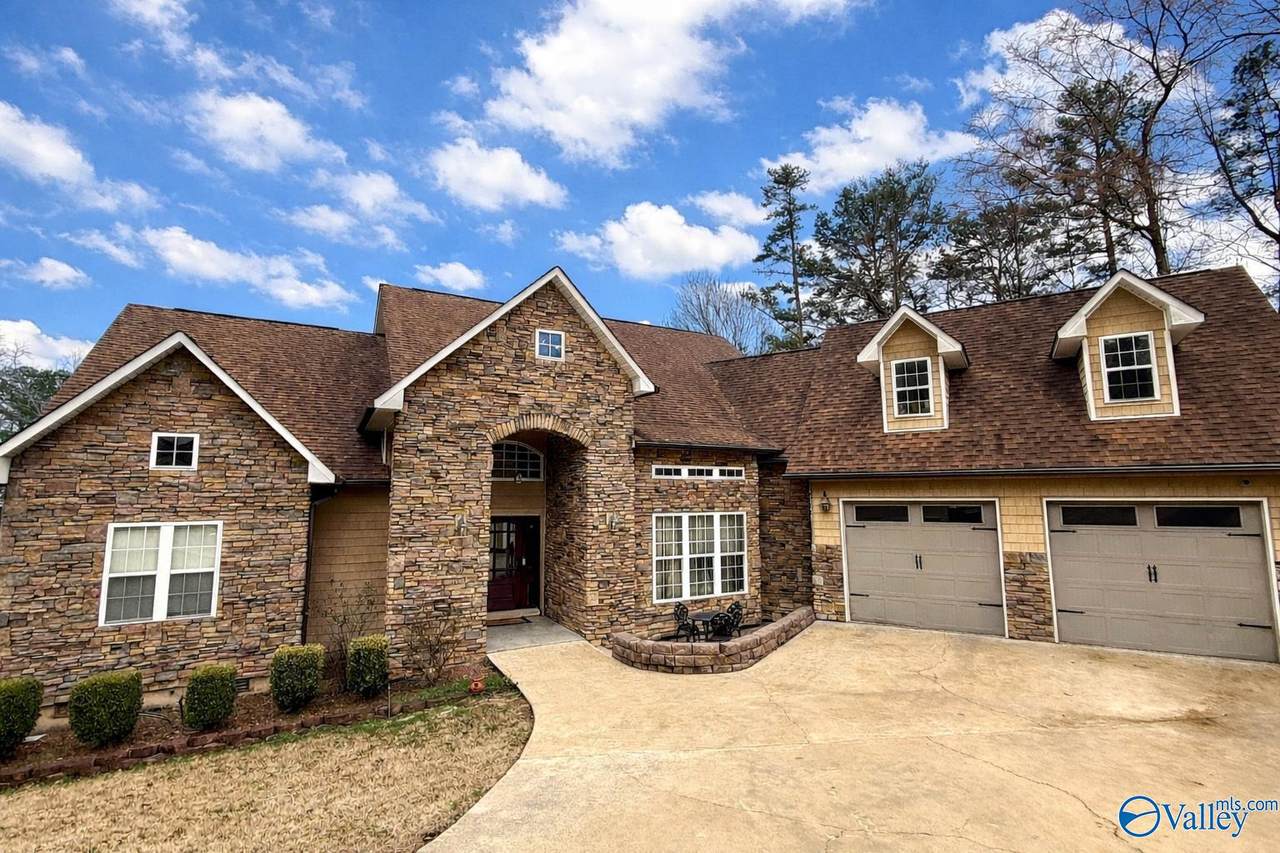 1107 Scenic Drive - Photo 1