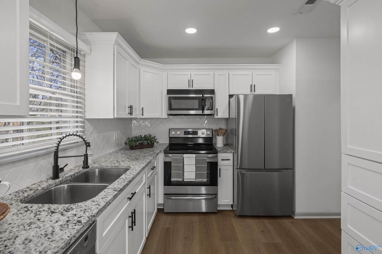 1613 Armstrong Street - Photo 1