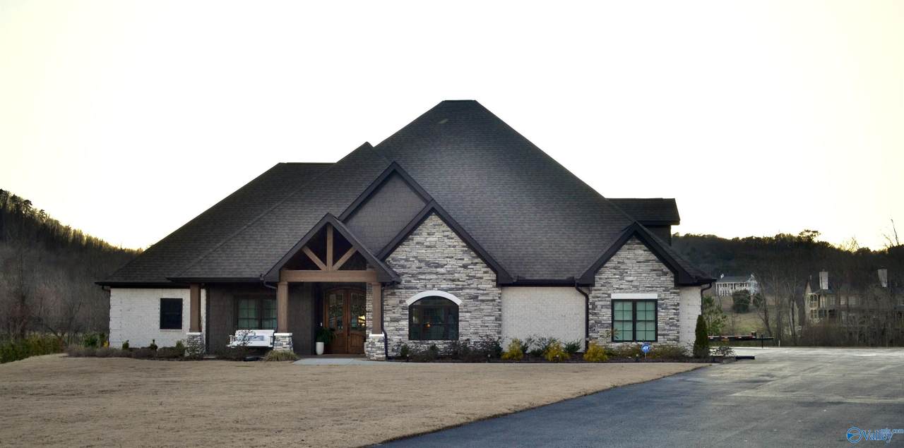 136 Eliza Lane - Photo 1