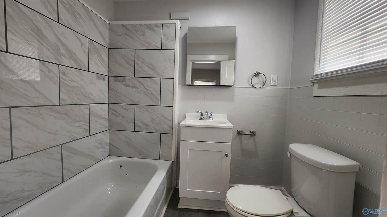 https://bt-photos.global.ssl.fastly.net/nalmls/1280_boomver_1_21911401-2.jpg