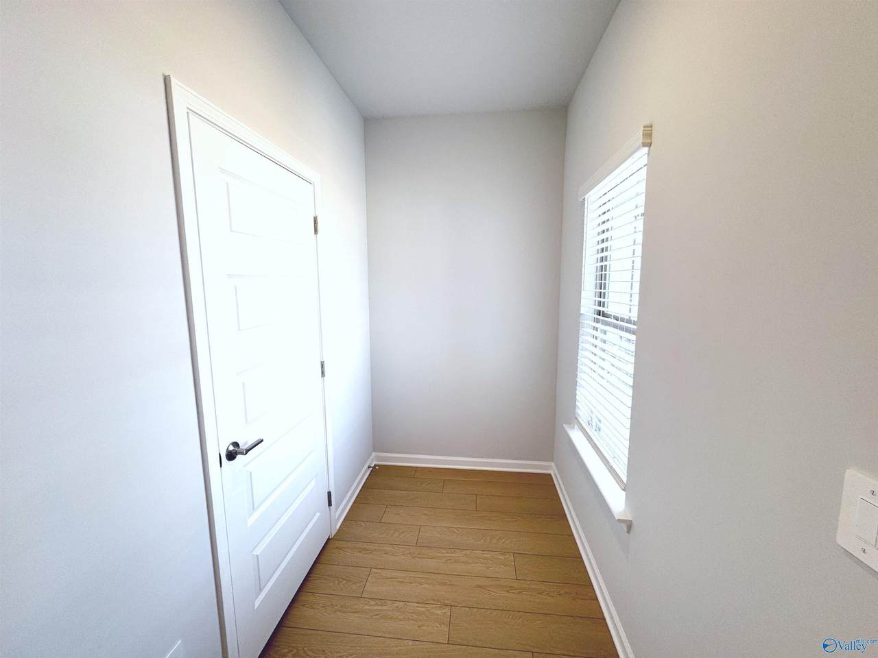 https://bt-photos.global.ssl.fastly.net/nalmls/1280_boomver_1_21911421-2.jpg