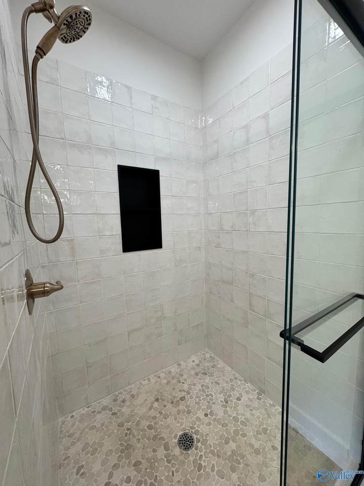 https://bt-photos.global.ssl.fastly.net/nalmls/1280_boomver_1_21911566-2.jpg
