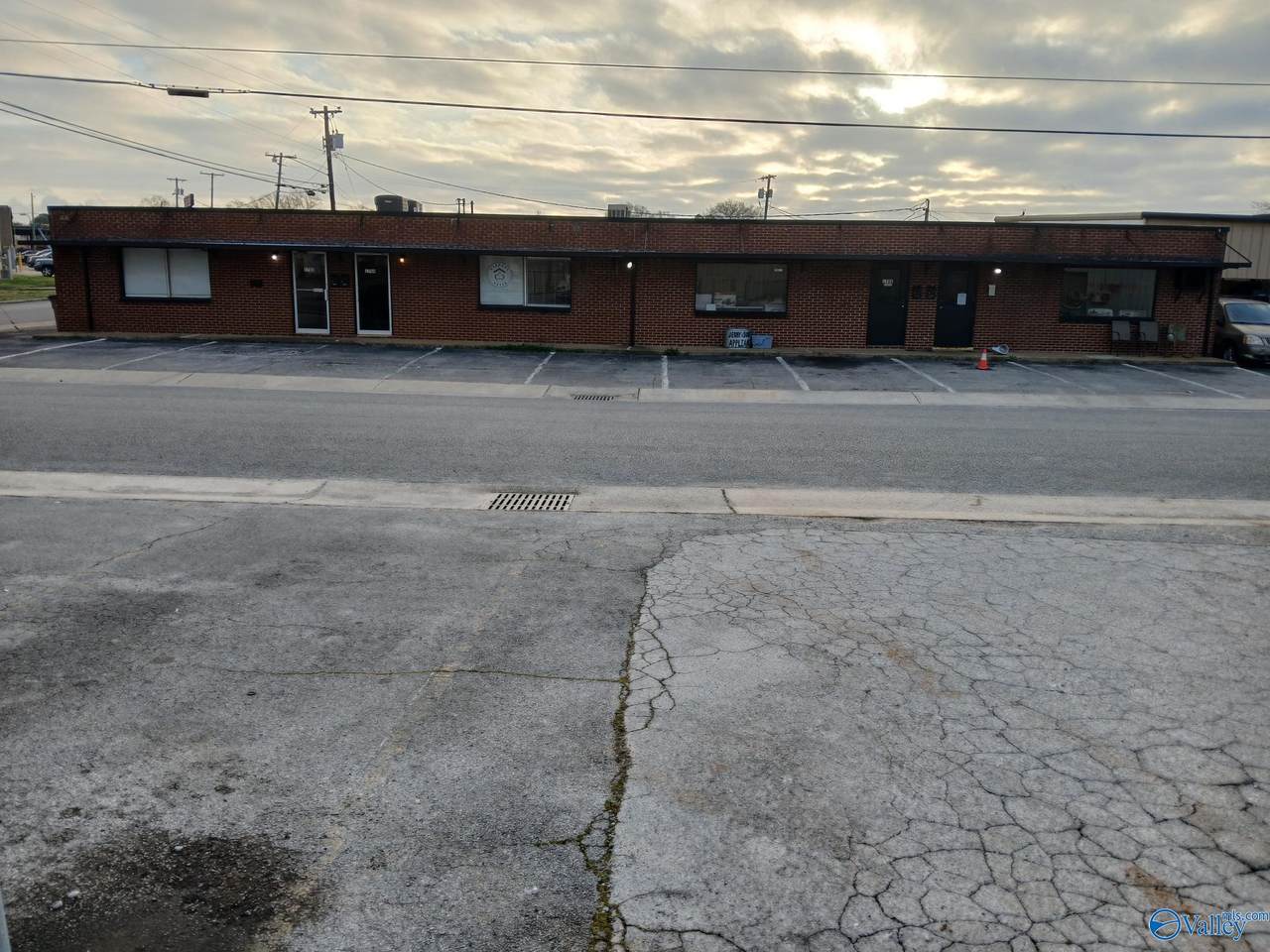 1718 Creighton Avenue - Photo 1