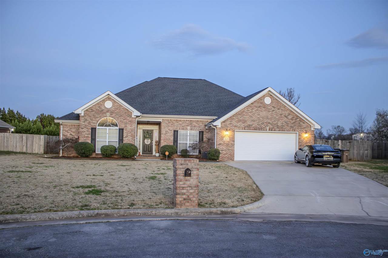 2609 Buckingham Gate - Photo 1
