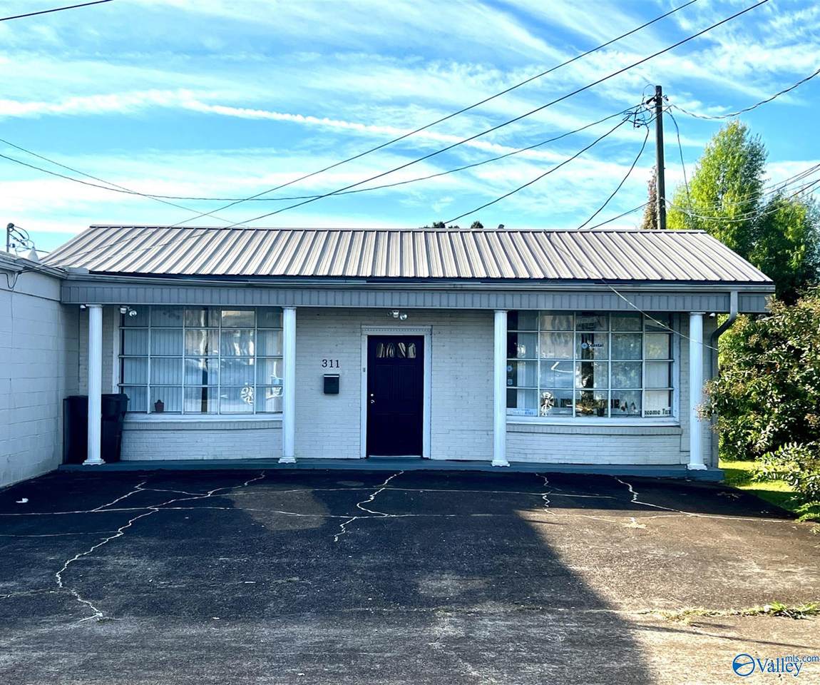 311 Lee Street - Photo 1