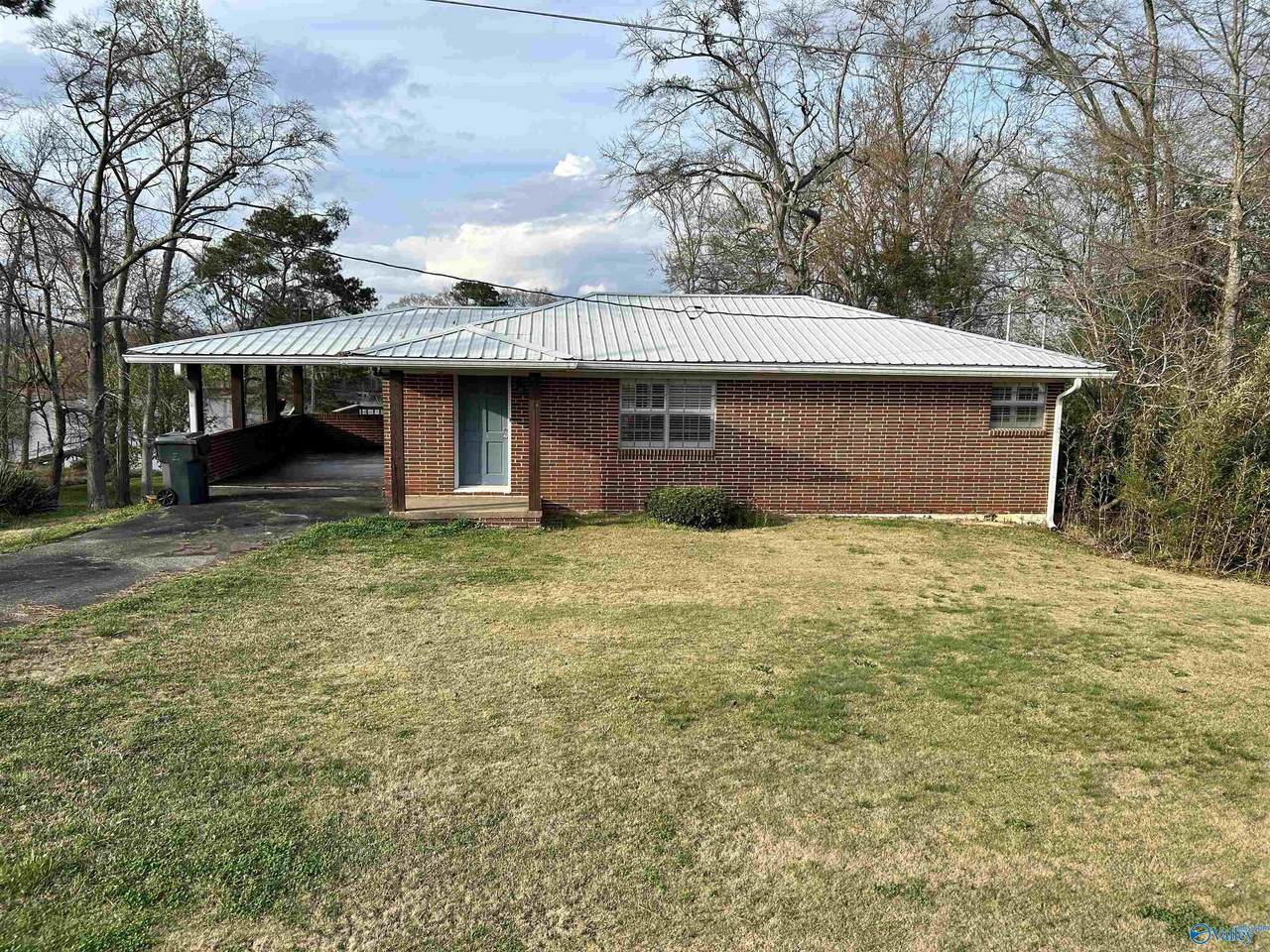 335 Lakeside Drive - Photo 1
