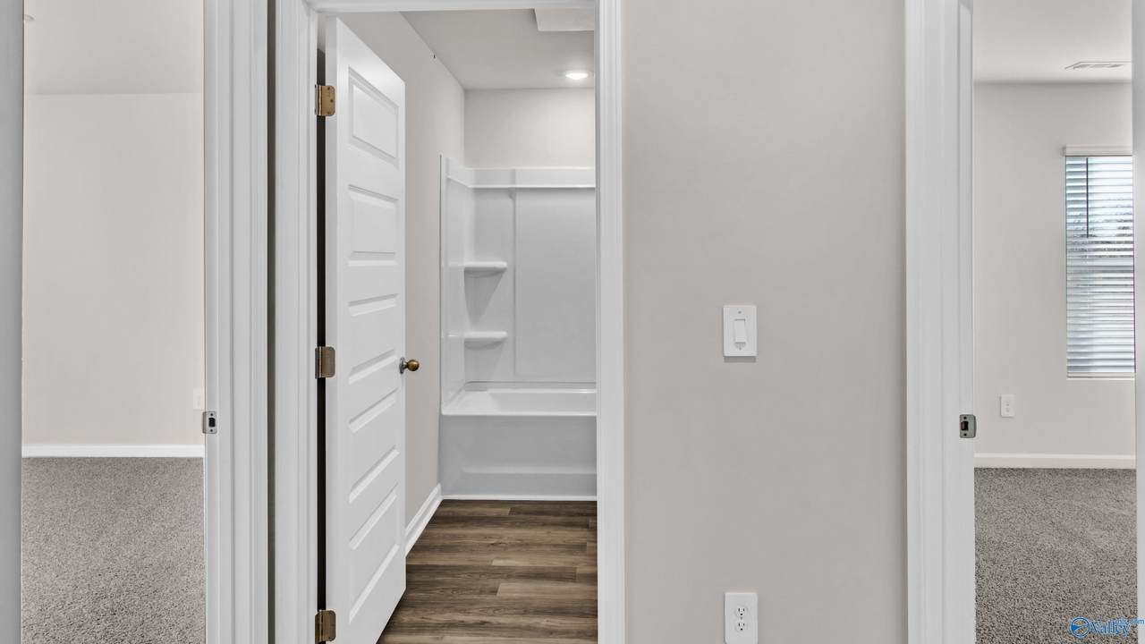https://bt-photos.global.ssl.fastly.net/nalmls/1280_boomver_1_21912032-3.jpg