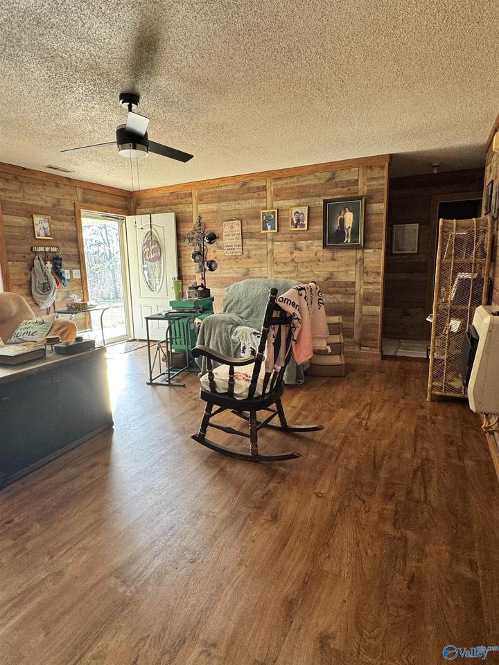 https://bt-photos.global.ssl.fastly.net/nalmls/1280_boomver_1_21912467-2.jpg