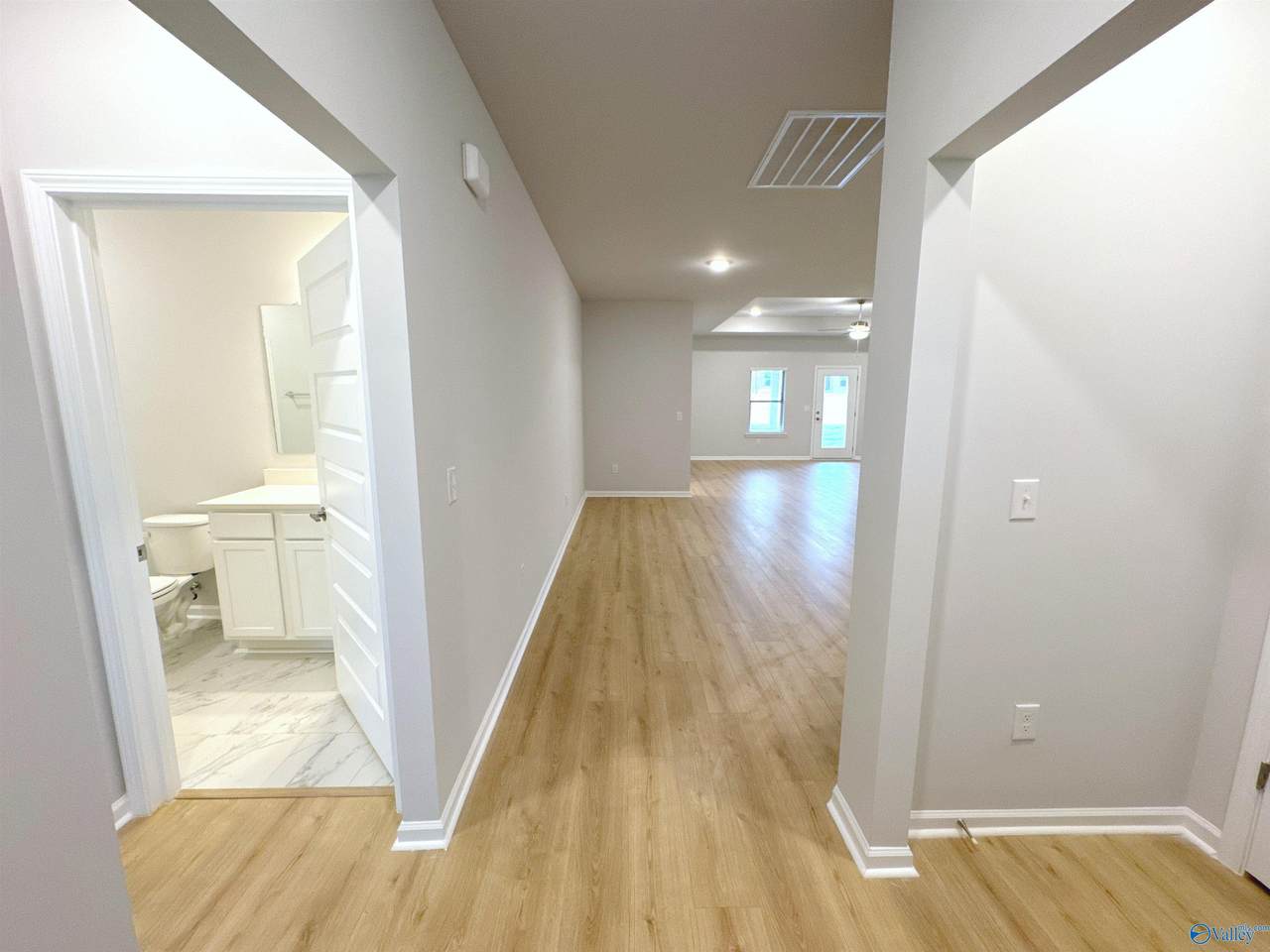 https://bt-photos.global.ssl.fastly.net/nalmls/1280_boomver_1_21912472-2.jpg