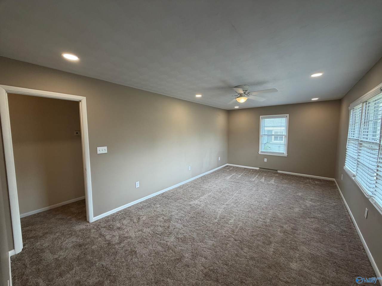 https://bt-photos.global.ssl.fastly.net/nalmls/1280_boomver_1_21912641-2.jpg