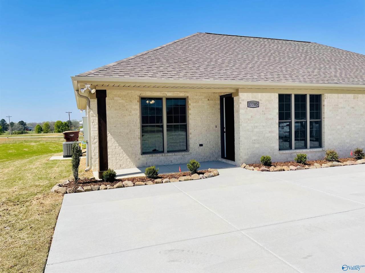 17705 Parker Road - Photo 1