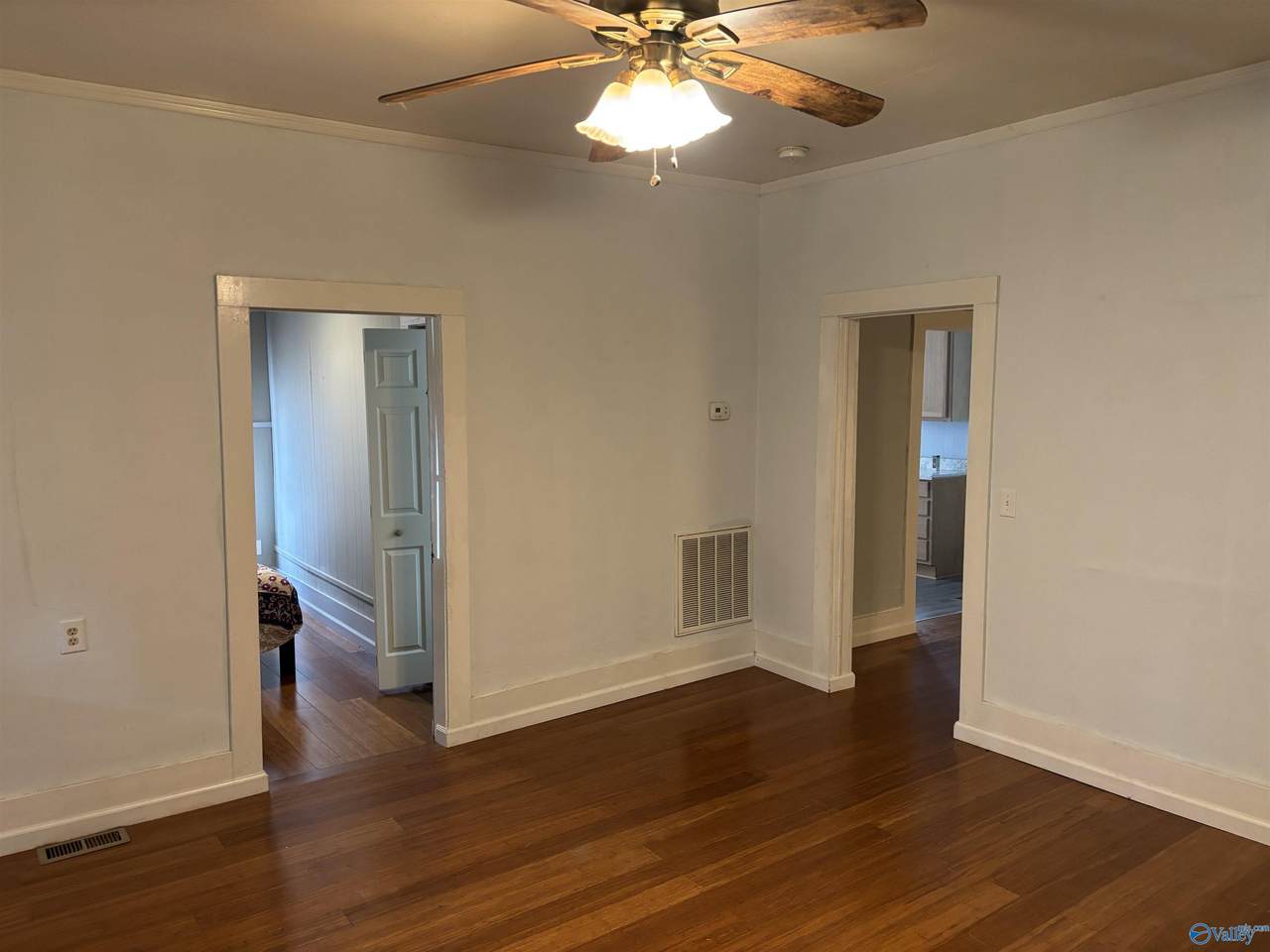 https://bt-photos.global.ssl.fastly.net/nalmls/1280_boomver_1_21912766-2.jpg