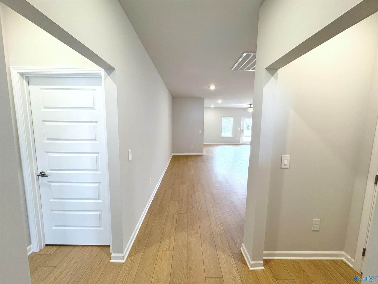 https://bt-photos.global.ssl.fastly.net/nalmls/1280_boomver_1_21912773-2.jpg