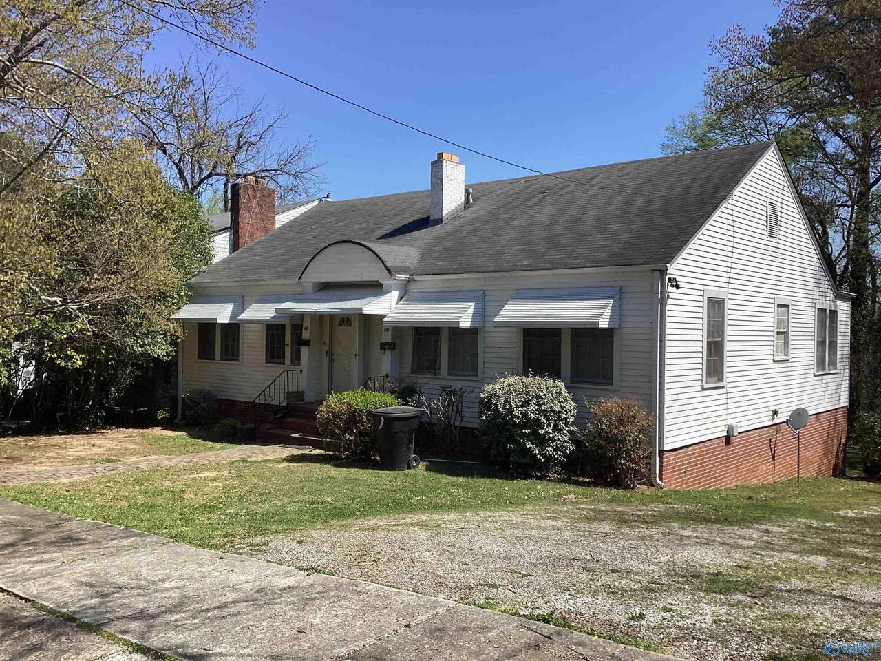 618 Newton Street - Photo 1