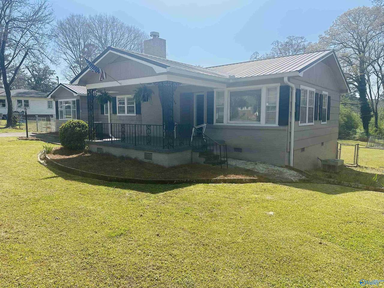 2004 Lookout Street - Photo 1