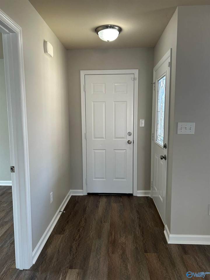 https://bt-photos.global.ssl.fastly.net/nalmls/1280_boomver_1_21913300-2.jpg