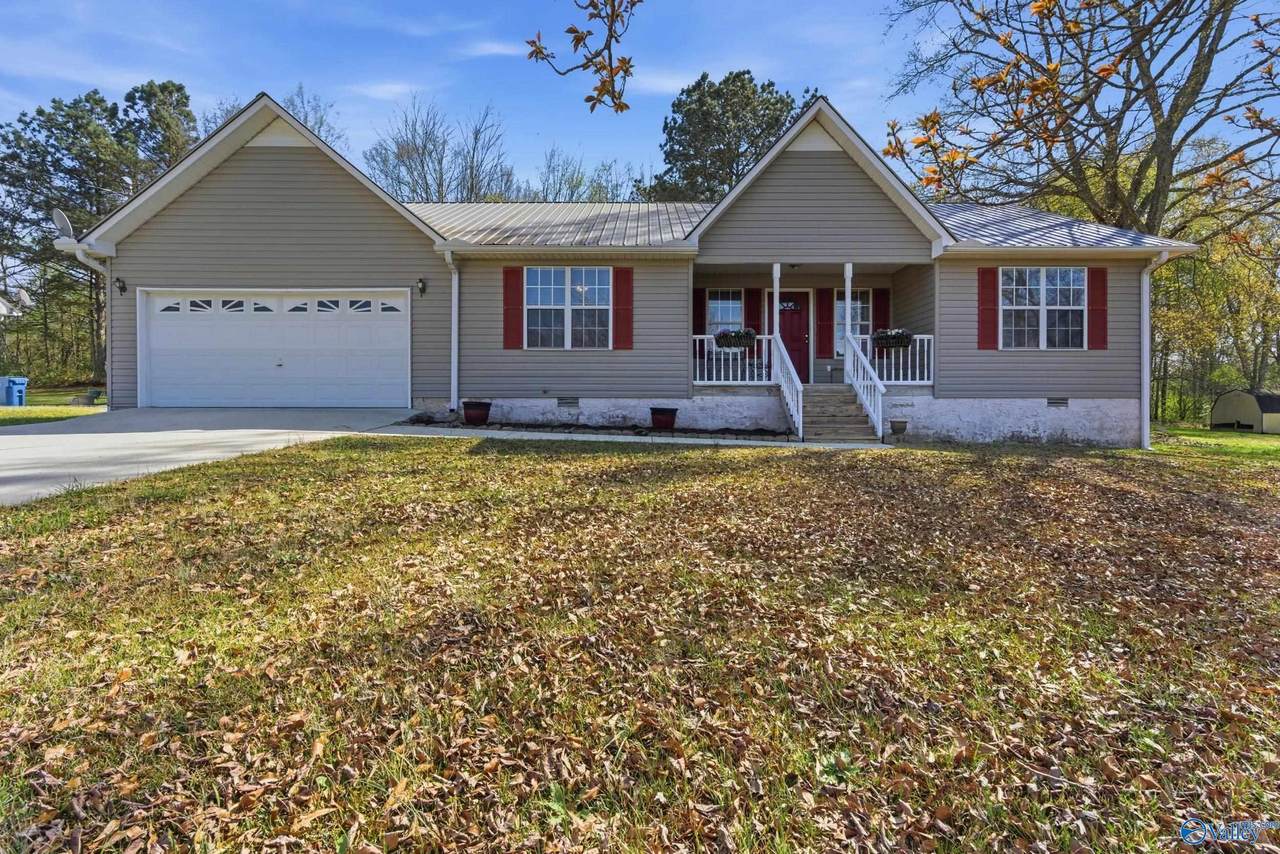 62 Clyde Circle - Photo 1
