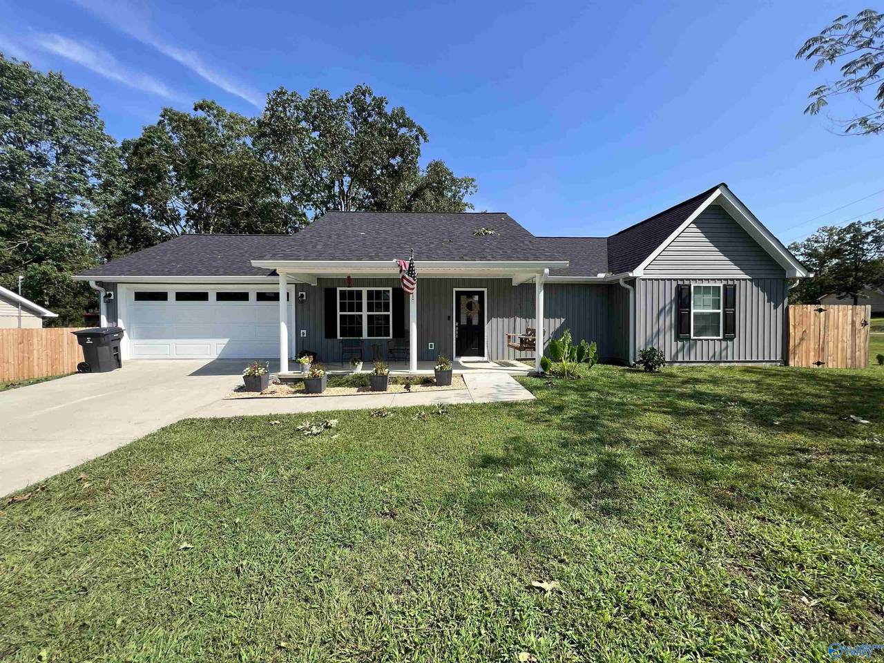 255 Henson Street - Photo 1