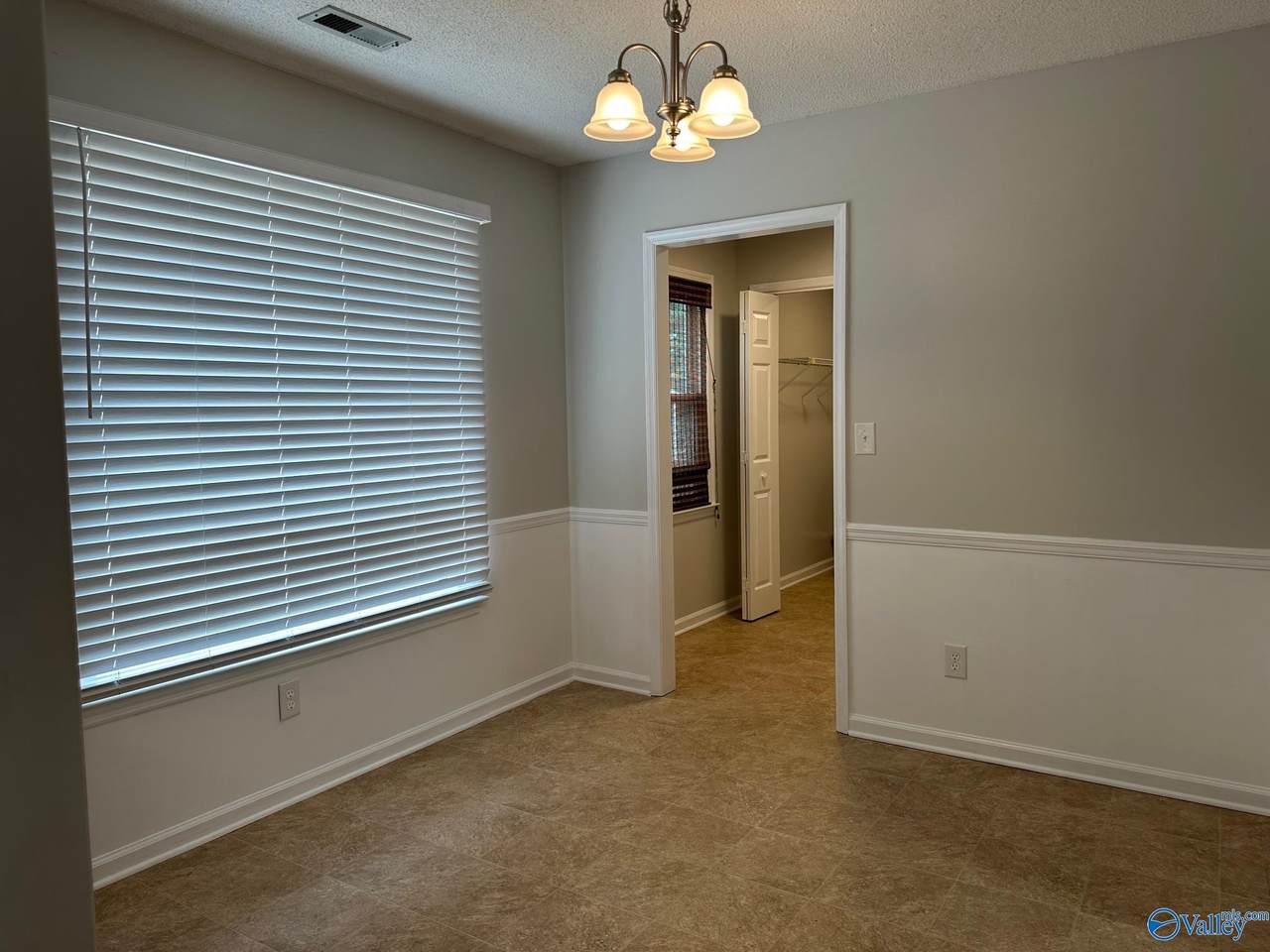 https://bt-photos.global.ssl.fastly.net/nalmls/1280_boomver_1_21913732-2.jpg