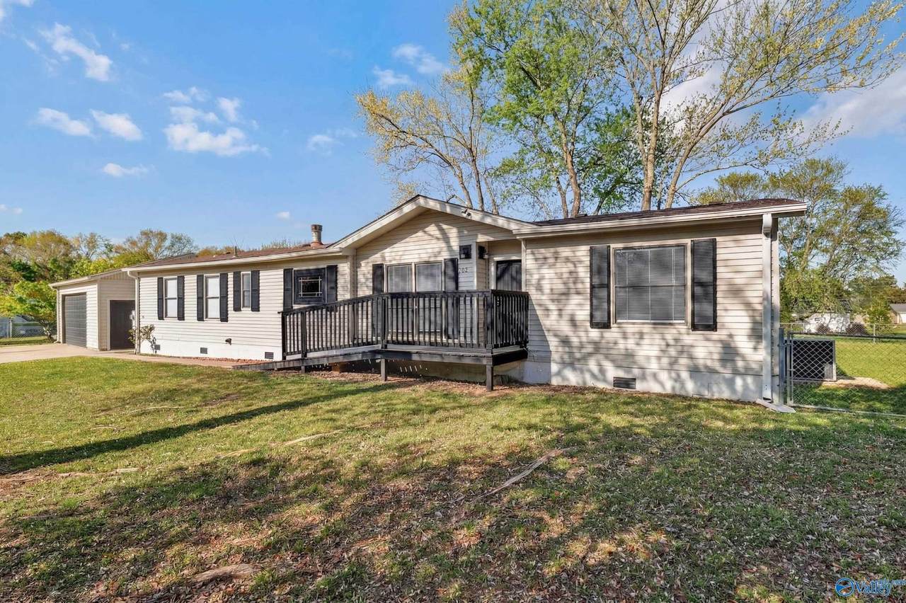 102 Lucas Circle - Photo 1