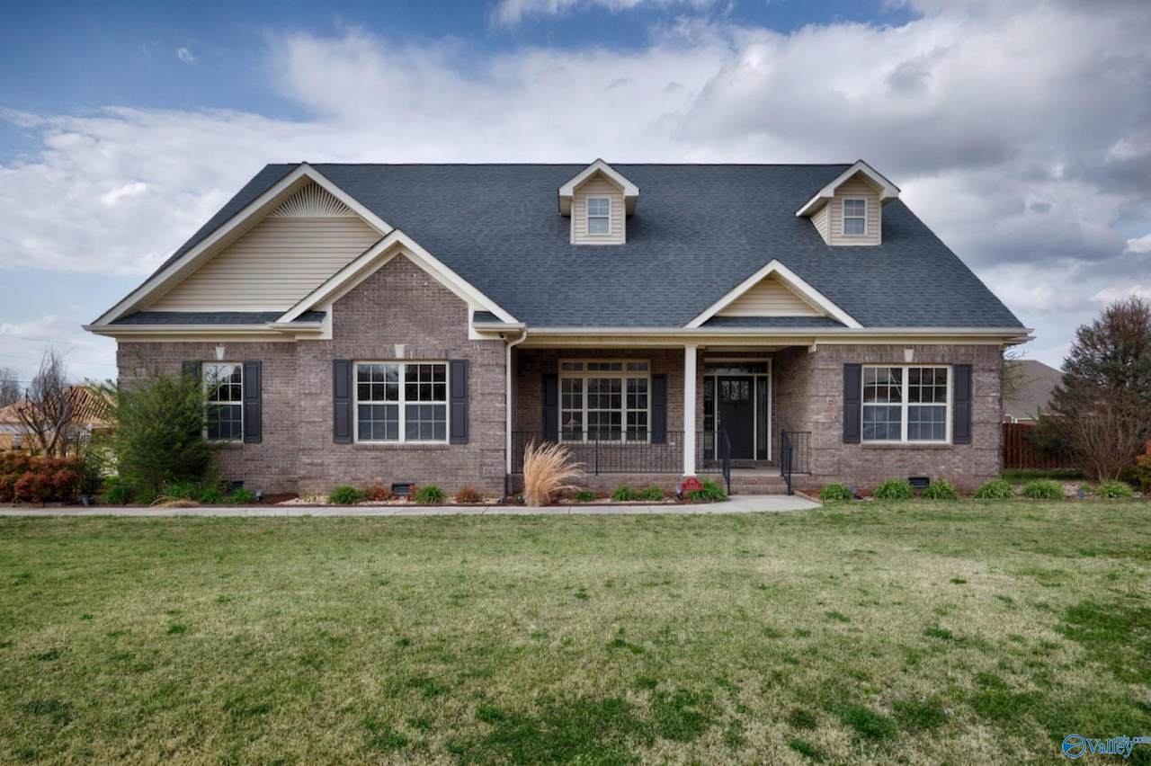 105 Kelsey Drive - Photo 1
