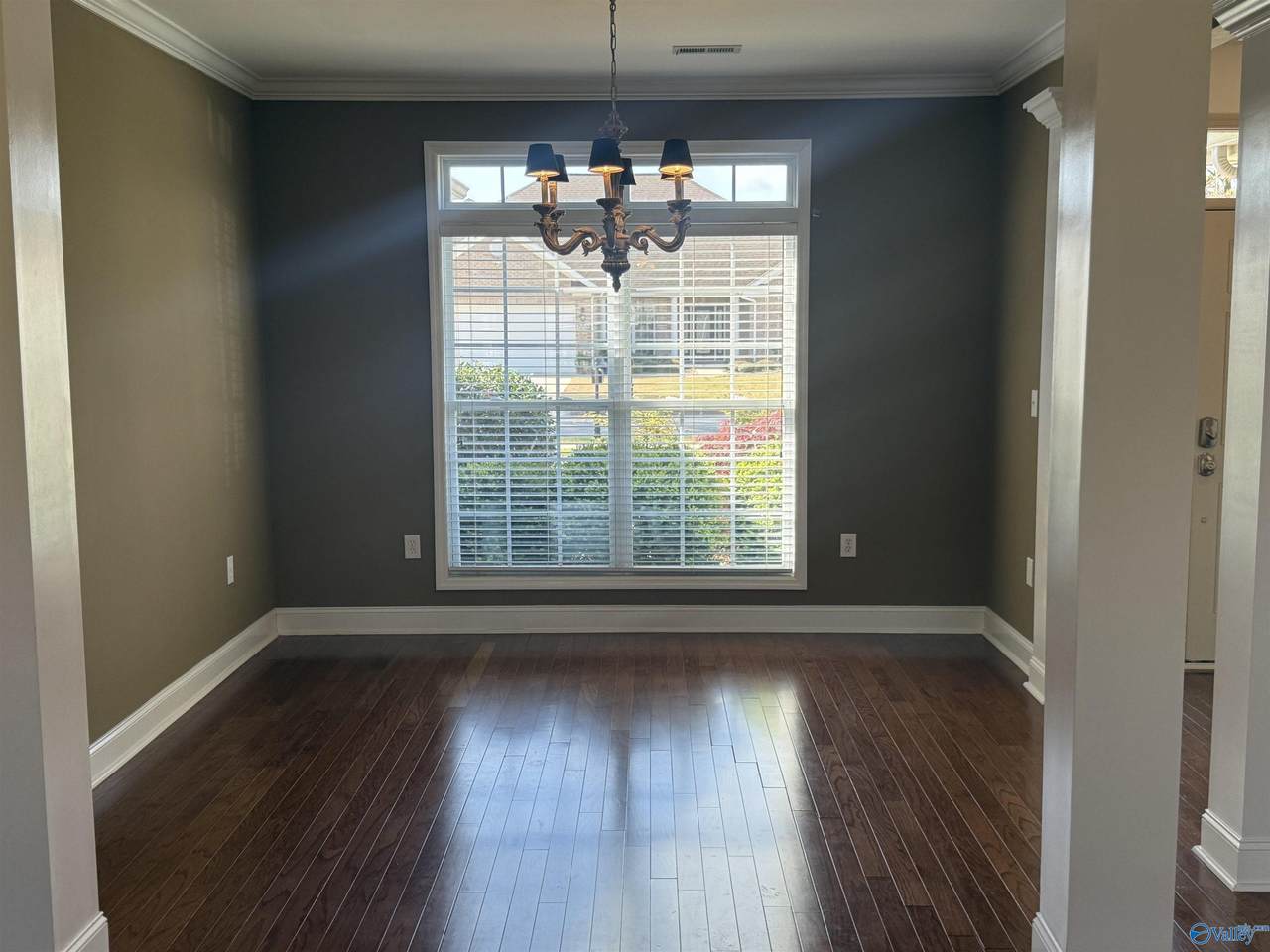 https://bt-photos.global.ssl.fastly.net/nalmls/1280_boomver_1_21914016-2.jpg