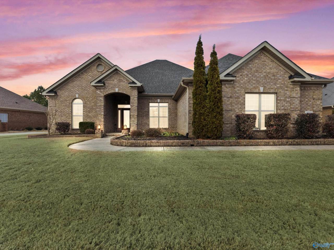 222 Legendwood Drive - Photo 1