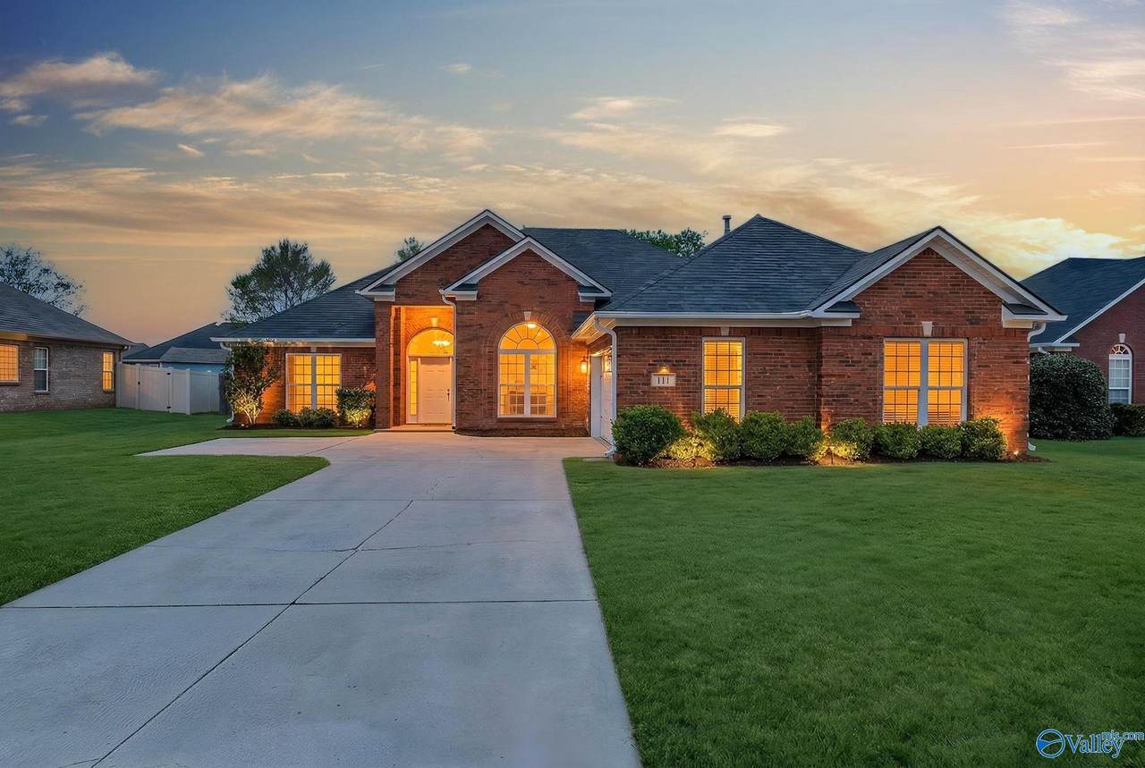 111 White Apple Drive - Photo 1