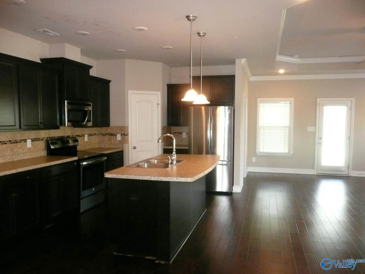 https://bt-photos.global.ssl.fastly.net/nalmls/1280_boomver_1_21914434-2.jpg