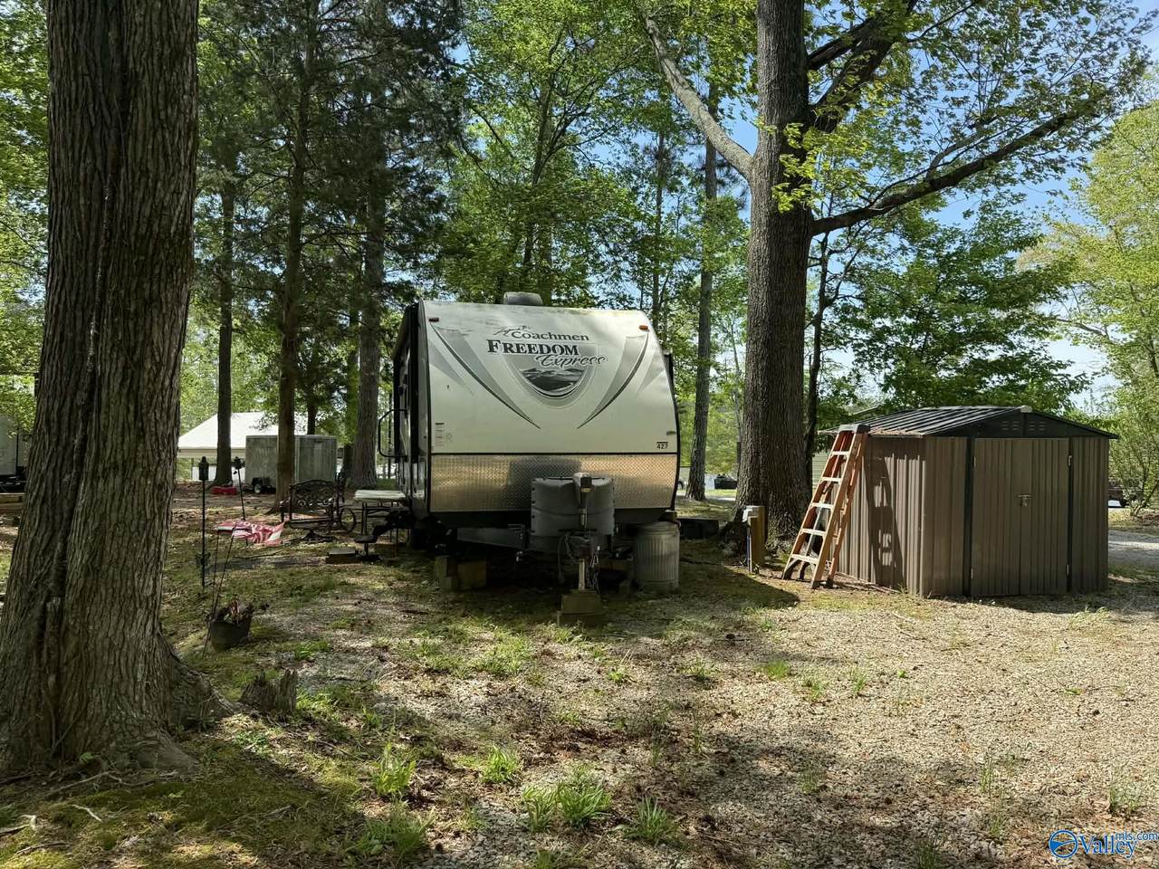 https://bt-photos.global.ssl.fastly.net/nalmls/1280_boomver_1_21914618-2.jpg