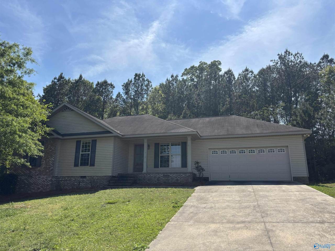 3083 Lakeview Circle - Photo 1