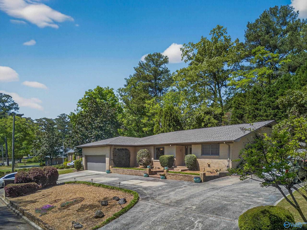 116 Fairoaks Circle - Photo 1